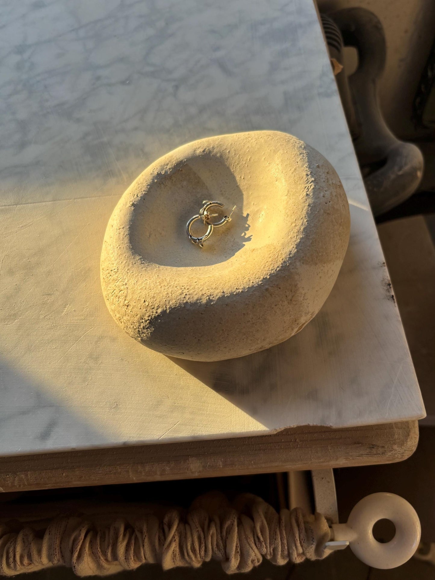 Ceramiczny Kamień na Biżuterię Pebble Rustic White