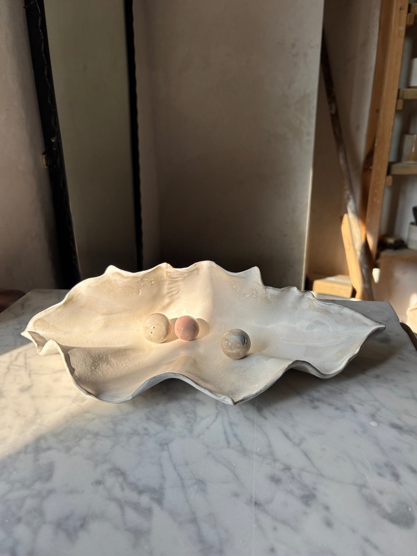 Ceramiczna Rzeźba Muszla na Biżuterię XL Milky Romantic