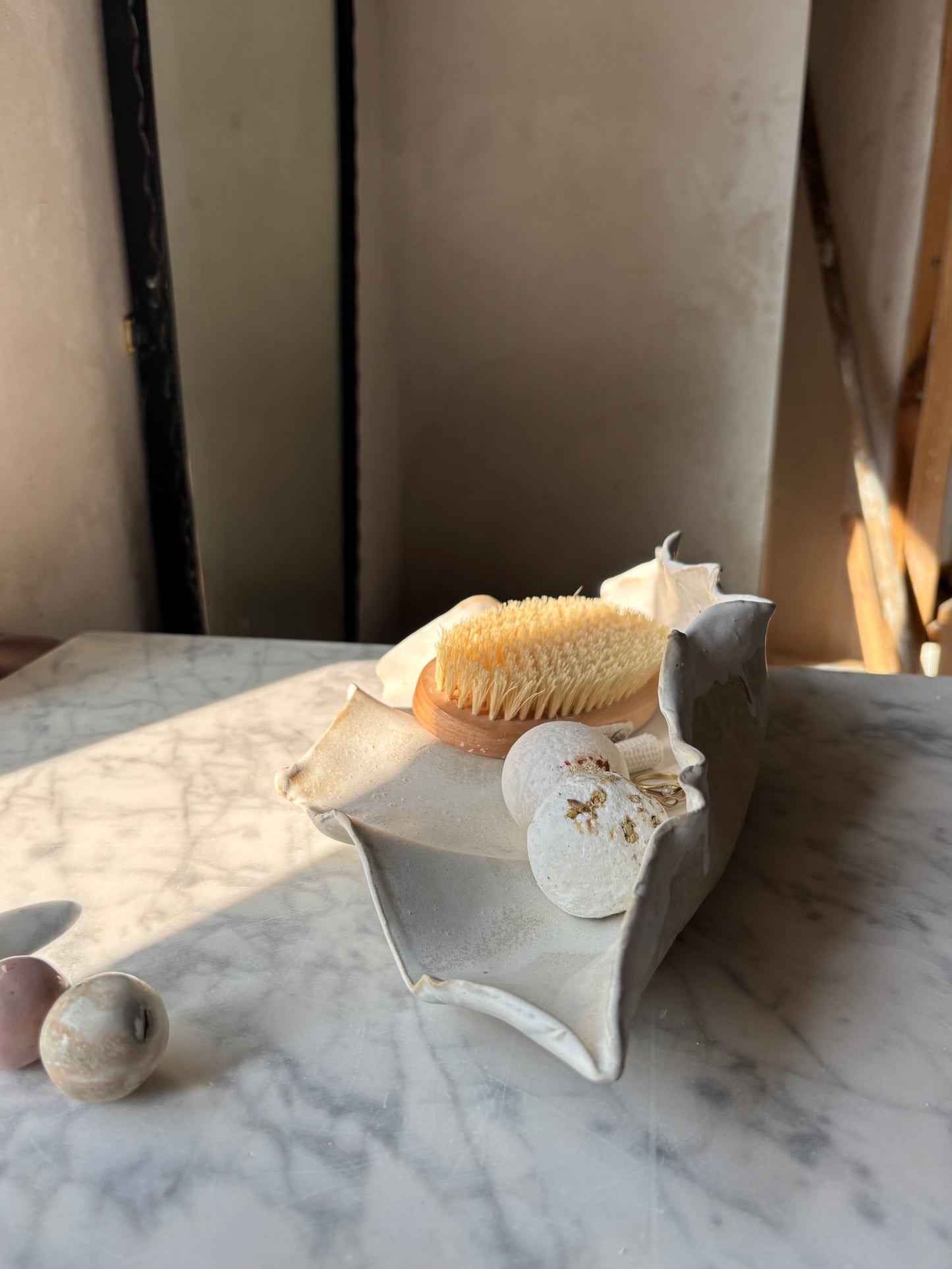 Ceramiczna Rzeźba Muszla na Biżuterię XL Milky Romantic
