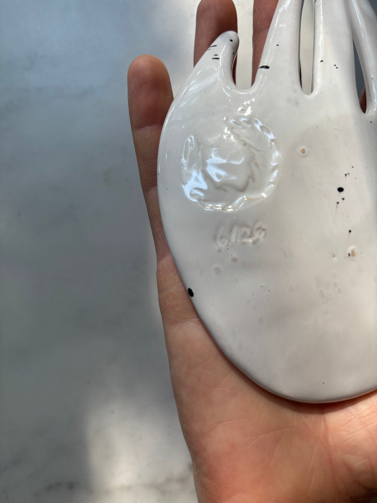 Ceramiczna Dłoń na Biżuterię 6/26 Golden Dalmatinian