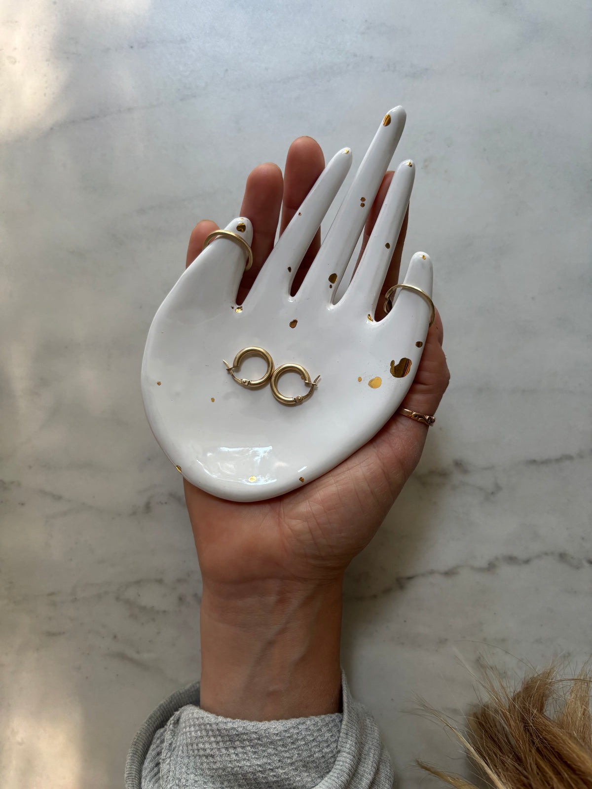 Ceramiczna Dłoń na Biżuterię 3/26 Golden Dots