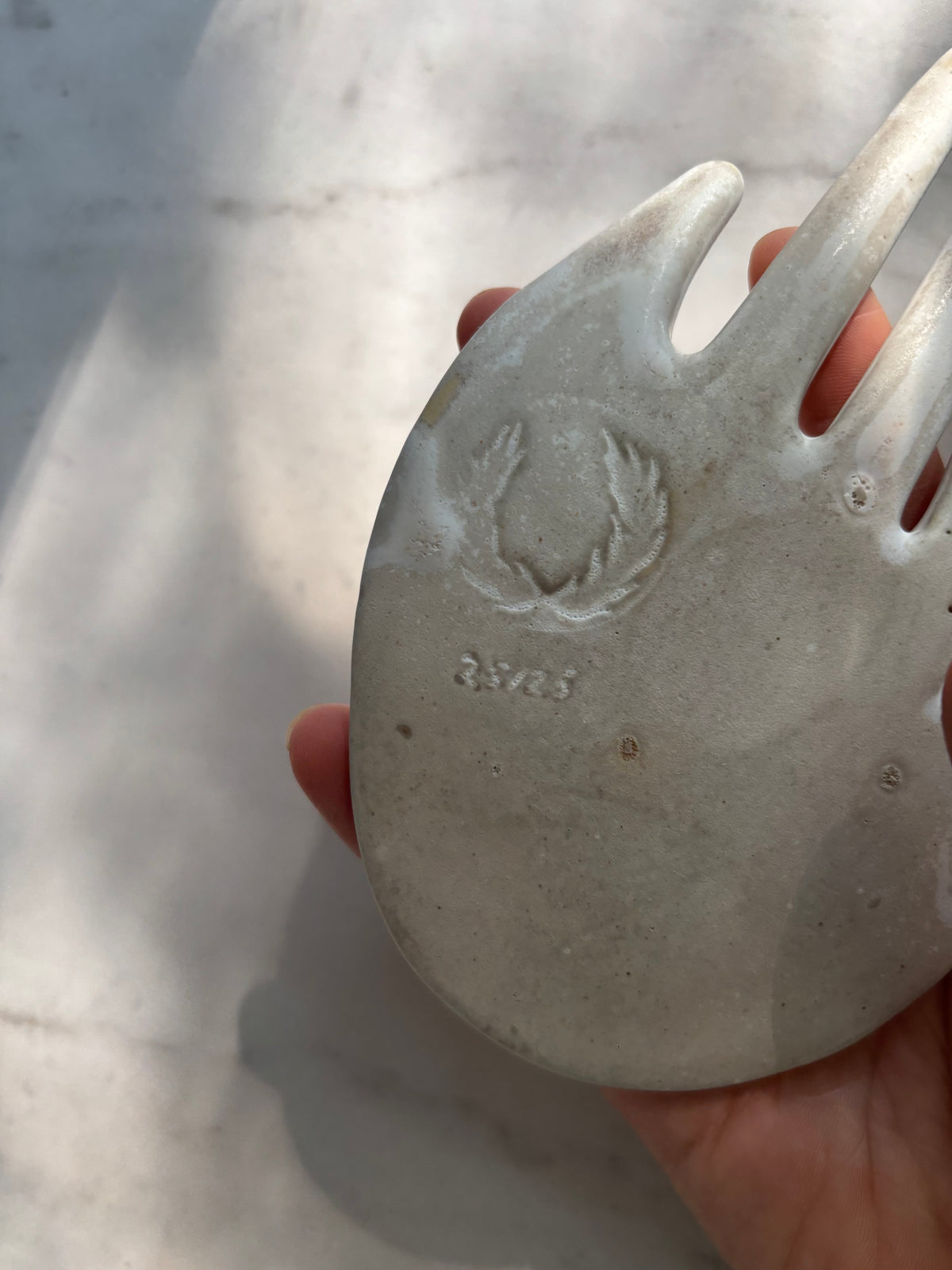 Ceramiczna Dłoń na Biżuterię 25/26 Milky Romantic