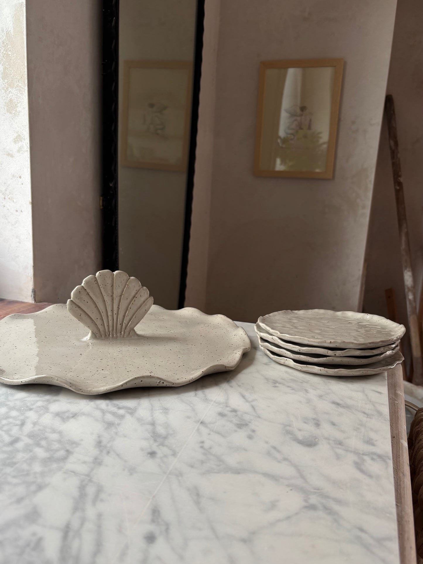 Zestaw Ceramiczna Patera na Ciasto z Muszlą XXL & 4 Talerzyki Freckled Pearl White (Kopia)