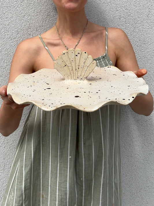 Ceramiczna Patera na Ciasto z Muszlą XXL Freckled Dalmatinian