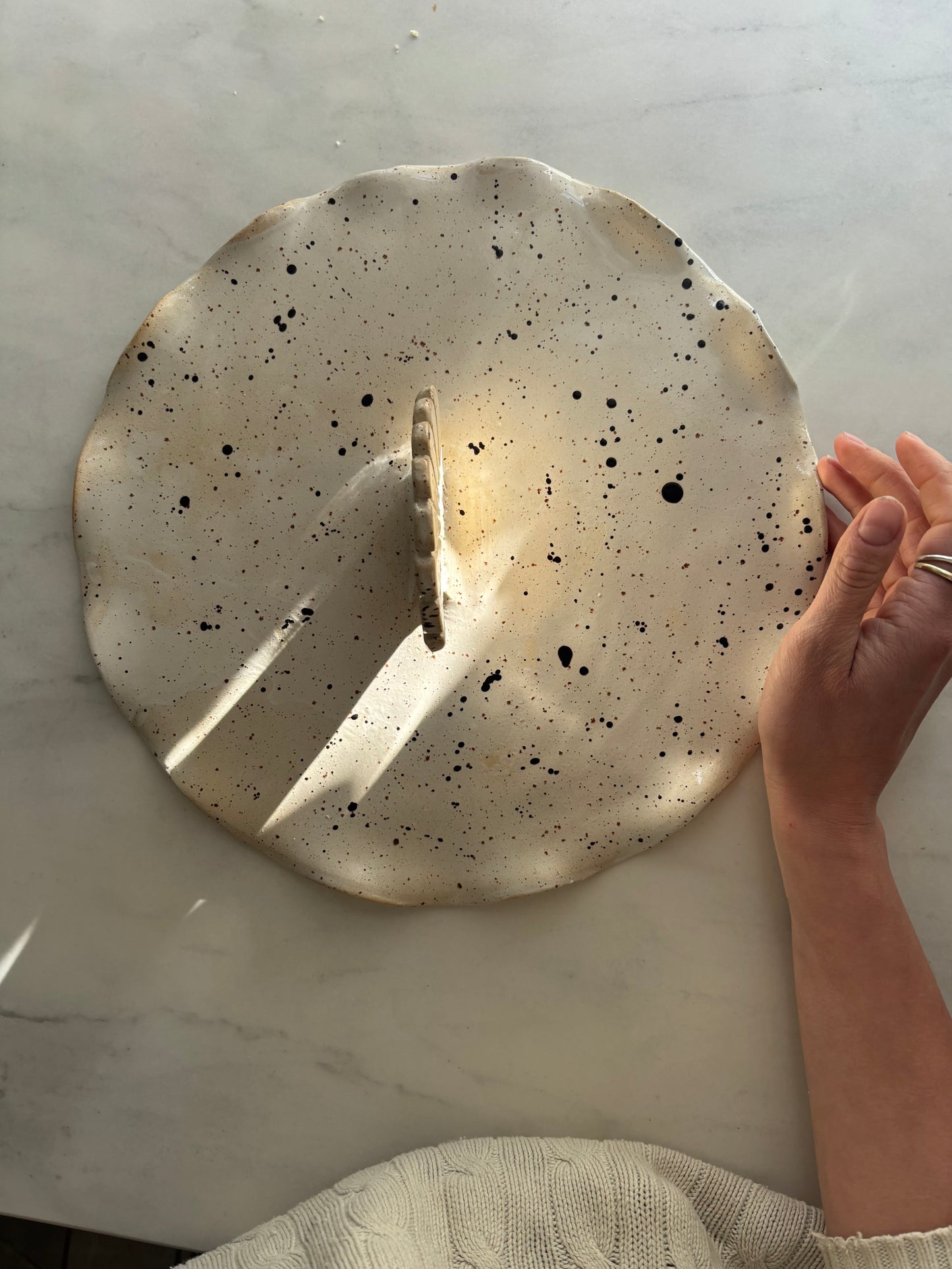 Ceramiczna Patera na Ciasto z Muszlą XXL Freckled Dalmatinian
