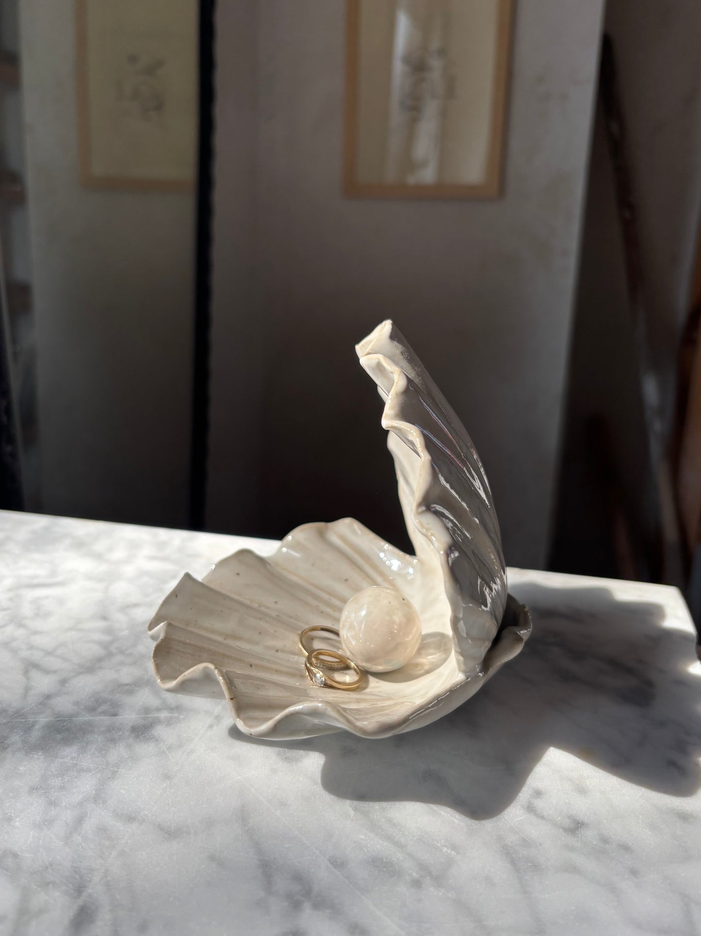 Shell Jewelry Vault Pearl White