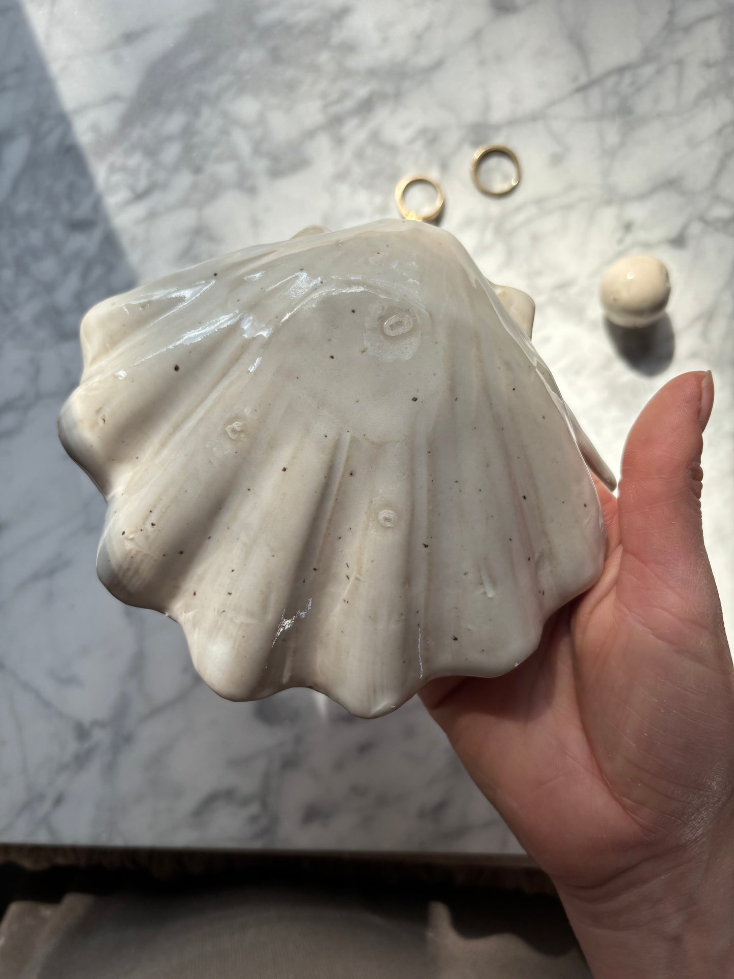 Shell Jewelry Vault Pearl White
