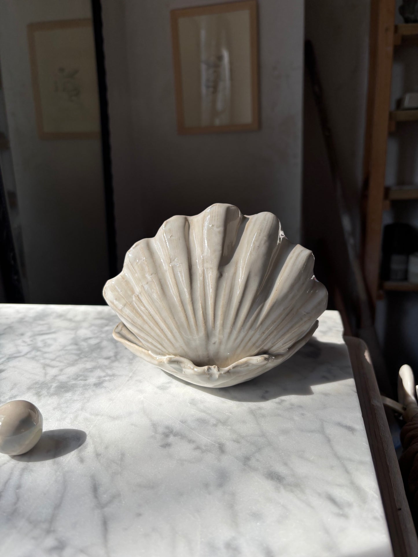 Shell Jewelry Vault Pearl White