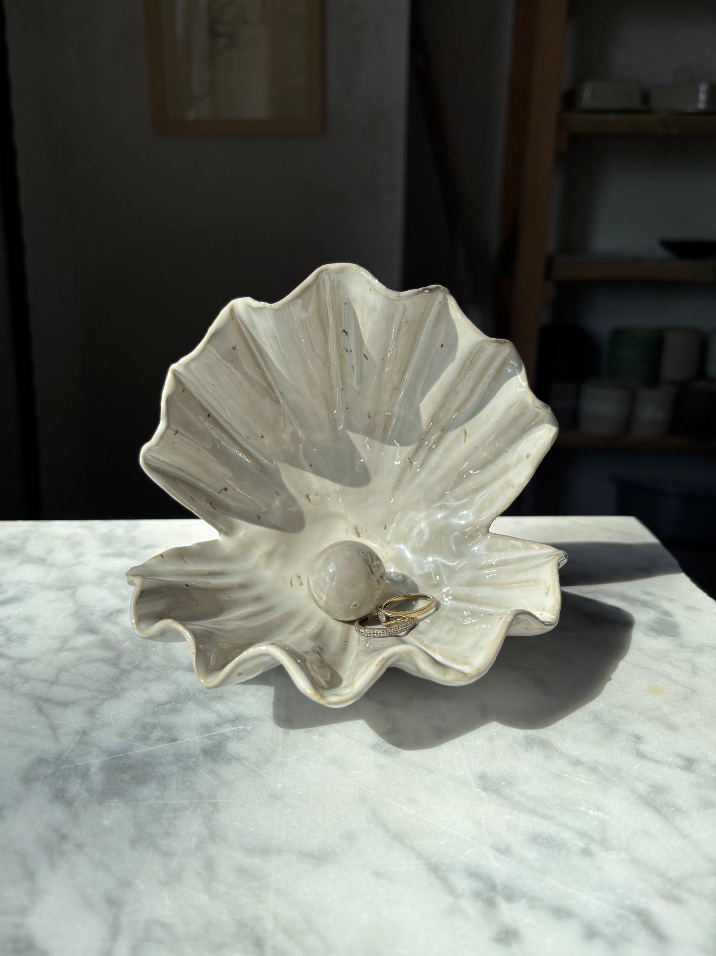 Shell Jewelry Vault Pearl White