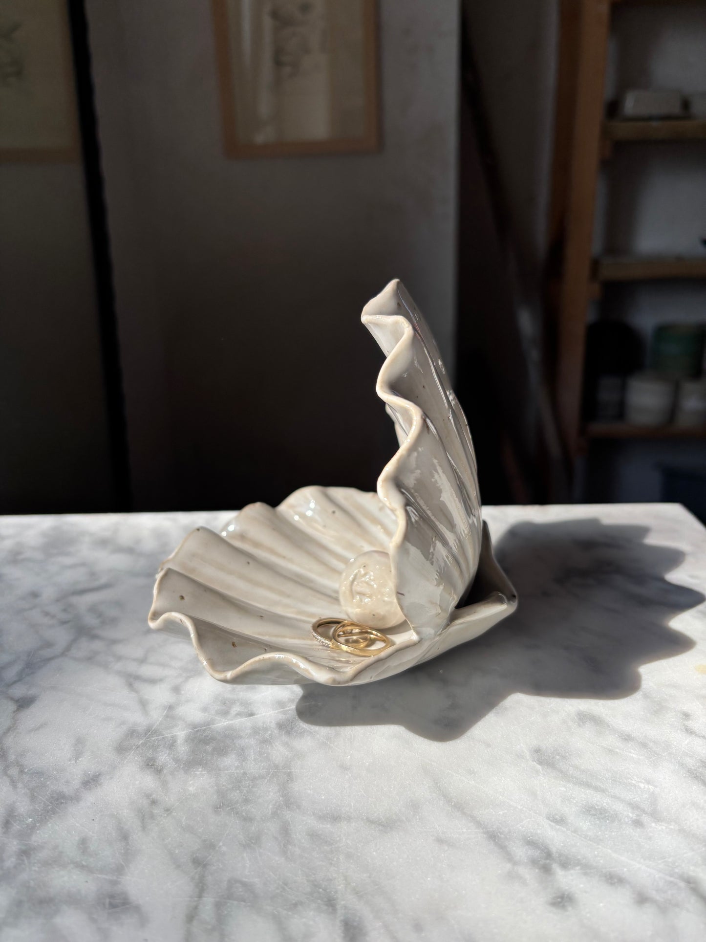Shell Jewelry Vault Pearl White