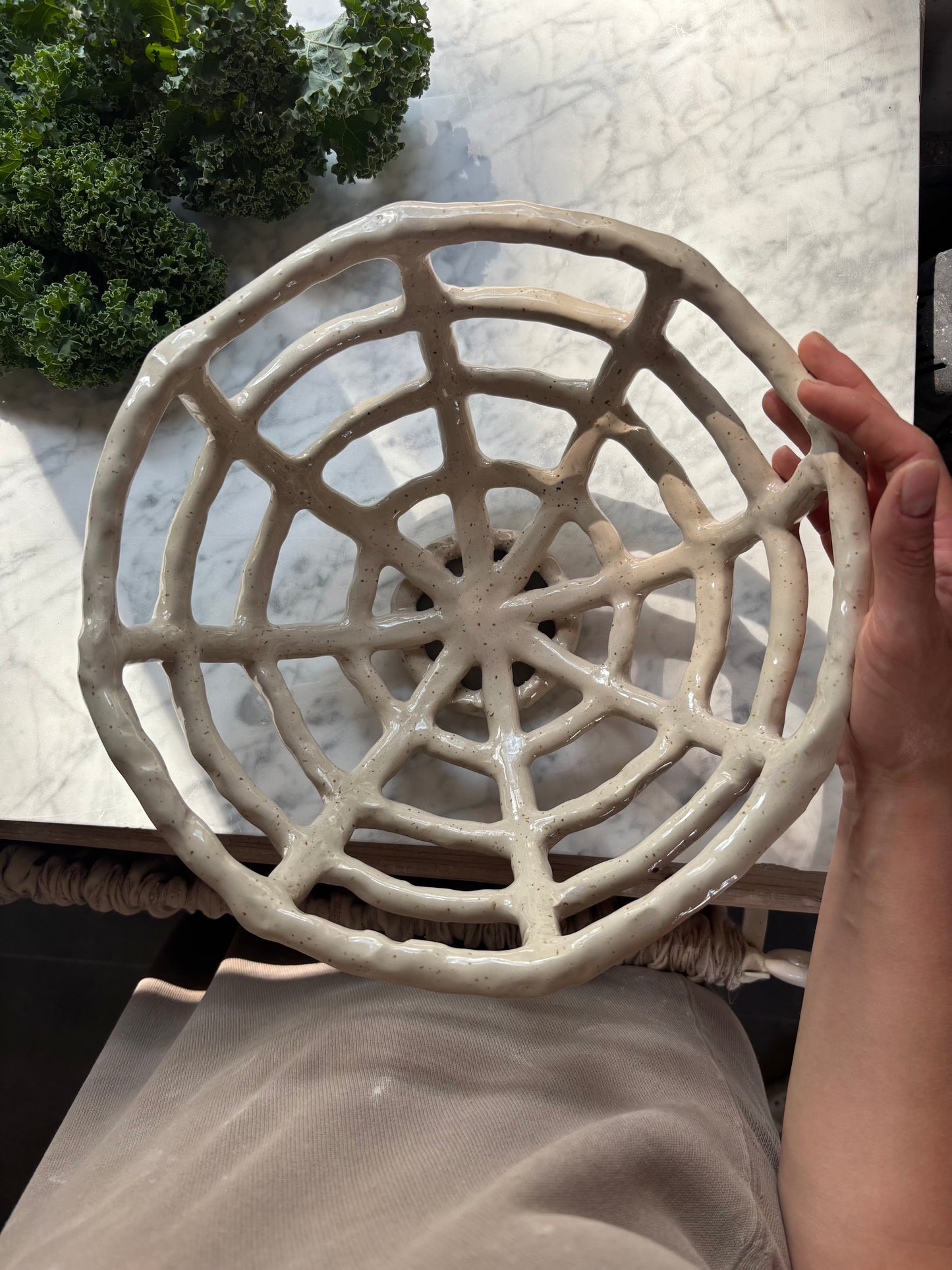 Ceramiczna Okrągła Misa na Owoce Summer Pretzel Light Pink